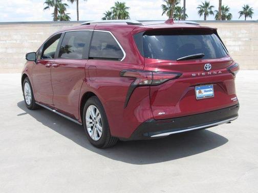 2023 Toyota Sienna Platinum 7 passenger