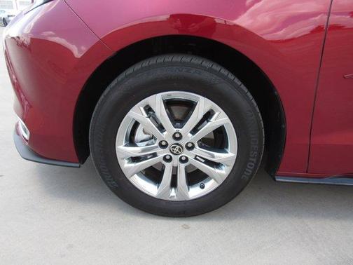 2023 Toyota Sienna Platinum 7 passenger