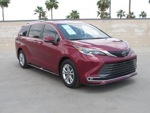2023 Toyota Sienna Platinum 7 passenger