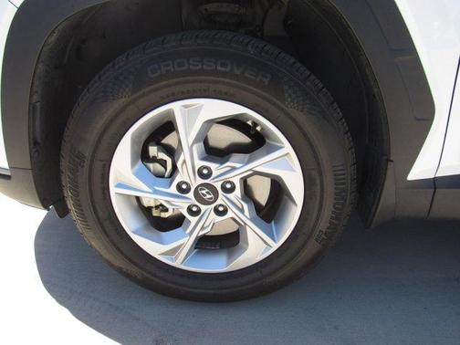 Quartz White 2022 Hyundai TUCSON SEL