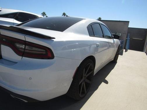 2016 Dodge Charger SE