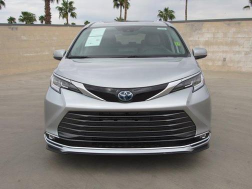 2024 Toyota Sienna Limited