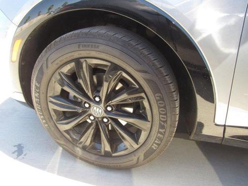 Moonstone Gray Metallic 2024 Buick Envista Sport Touring