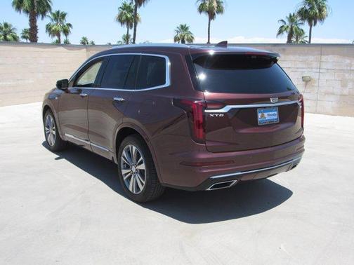 2022 Cadillac XT6 Premium Luxury FWD