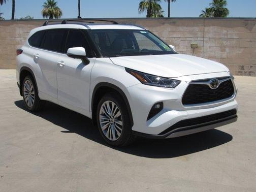 2023 Toyota Highlander Platinum