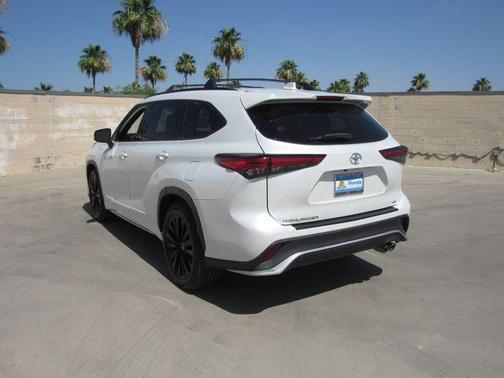 Wind Chill Pearl 2023 Toyota Highlander XSE