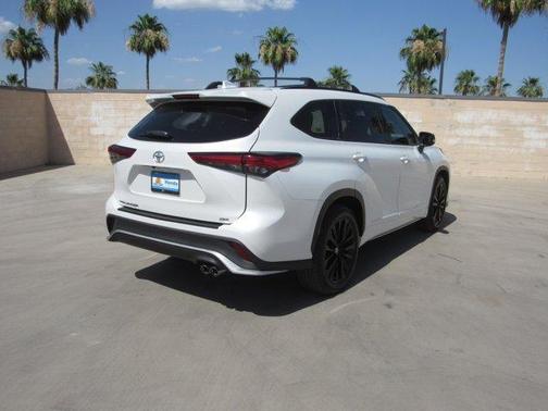 Wind Chill Pearl 2023 Toyota Highlander XSE