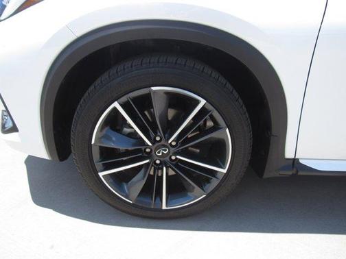 2025 INFINITI QX55 ESSENTIAL