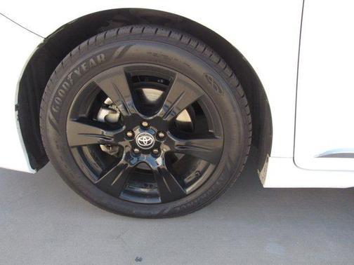 2020 Toyota Sienna SE