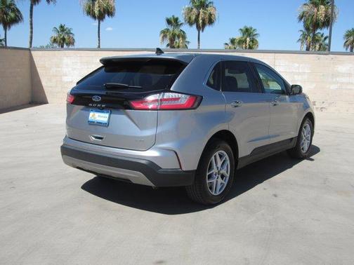Silver Metallic 2024 Ford Edge SEL