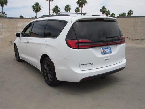 2021 Chrysler Pacifica Touring