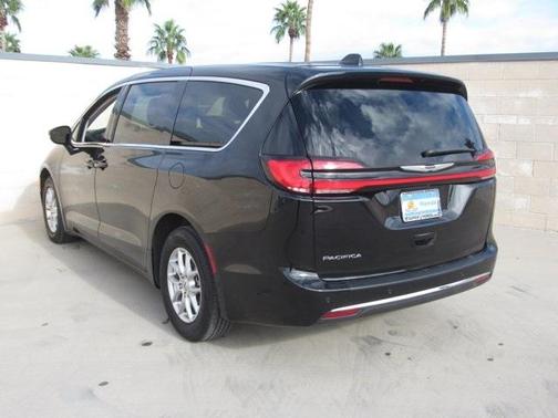 2024 Chrysler Pacifica Touring-L