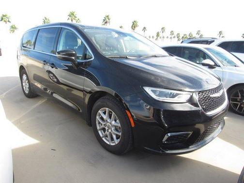 2024 Chrysler Pacifica Touring-L