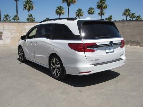 Platinum White Pearl 2023 Honda Odyssey Touring