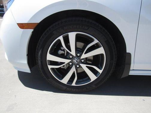 Platinum White Pearl 2023 Honda Odyssey Touring