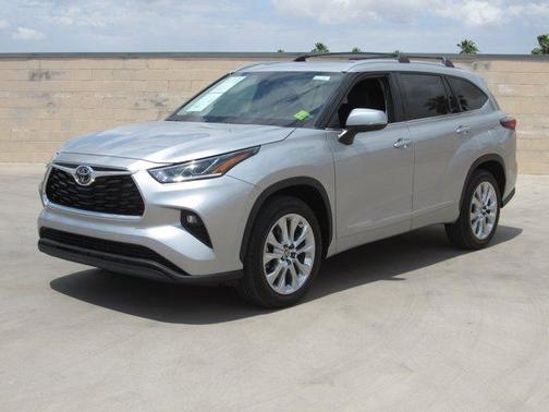 2024 Toyota Highlander LE