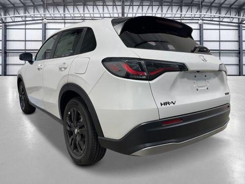 Platinum White Pearl 2027 Honda HR-V Sport