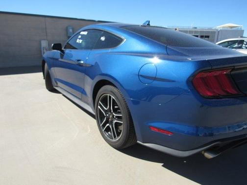 2022 Ford Mustang EcoBoost