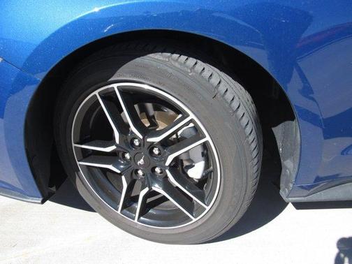 2022 Ford Mustang EcoBoost