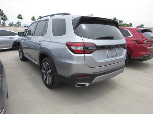 Lunar Silver Metallic 2025 Honda Pilot Touring