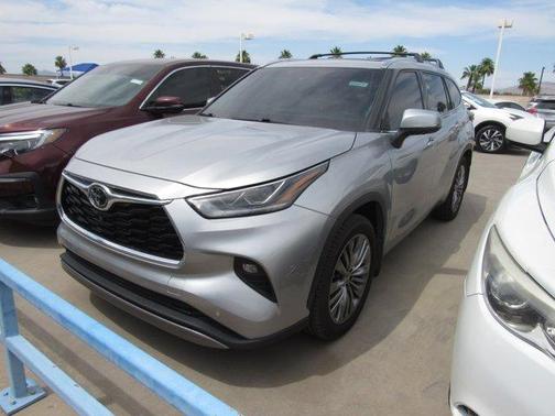 2022 Toyota Highlander Platinum