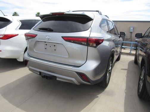 2022 Toyota Highlander Platinum