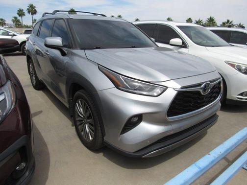 2022 Toyota Highlander Platinum