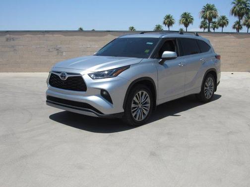2022 Toyota Highlander Platinum