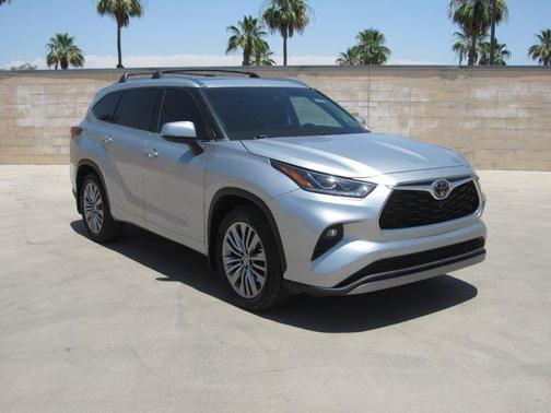 2022 Toyota Highlander Platinum