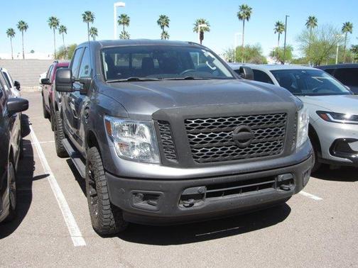 2017 Nissan Titan SV