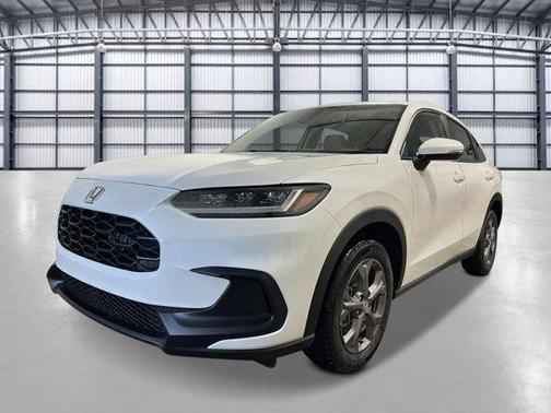 Platinum White Pearl 2026 Honda HR-V LX
