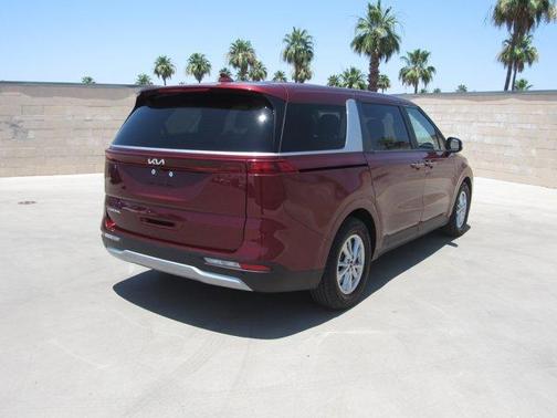 2023 Kia Carnival LX
