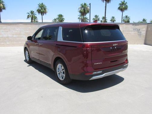 2023 Kia Carnival LX