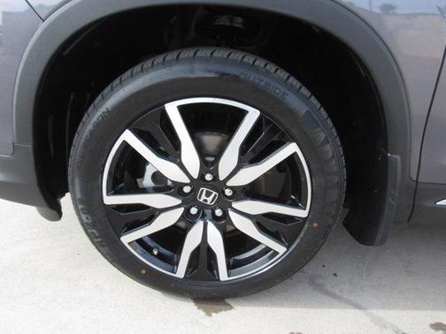 2022 Honda Pilot Touring 7-Passenger