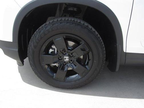 Platinum White Pearl 2025 Honda Ridgeline Black Edition