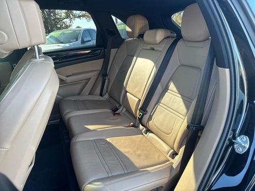 2019 Porsche Cayenne Cayenne