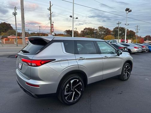 2022 Mitsubishi Outlander ES 2.5 2WD