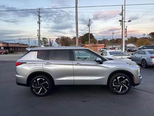 2022 Mitsubishi Outlander ES 2.5 2WD