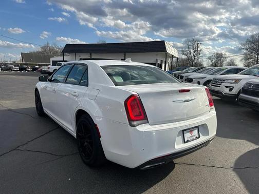 2017 Chrysler 300 S