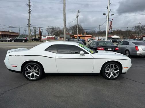 2015 Dodge Challenger SXT Plus