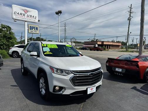 Pearl White 2018 Chevrolet Traverse LT Cloth