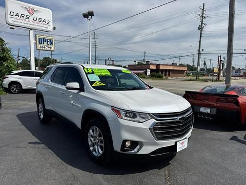 Pearl White 2018 Chevrolet Traverse LT Cloth
