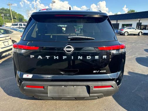 2022 Nissan Pathfinder SV 4WD