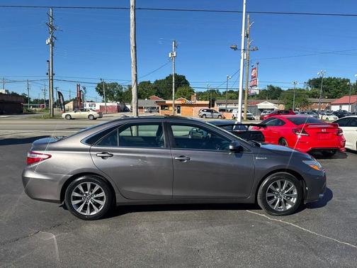 Gray 2017 Toyota Camry Hybrid XLE