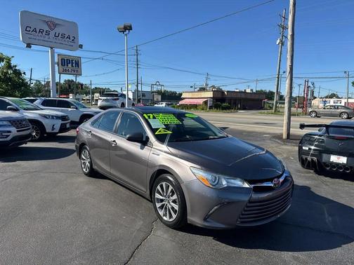 Gray 2017 Toyota Camry Hybrid XLE