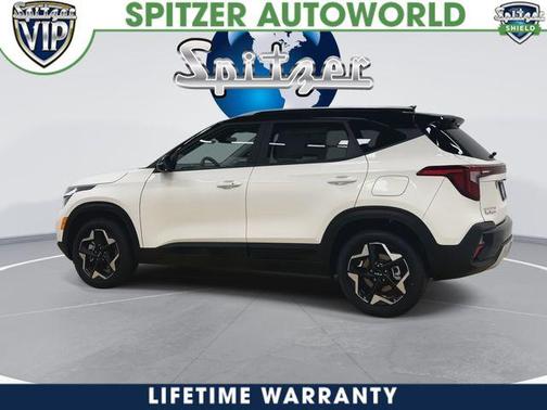 Clear White / Black Roof 2026 Kia Seltos S