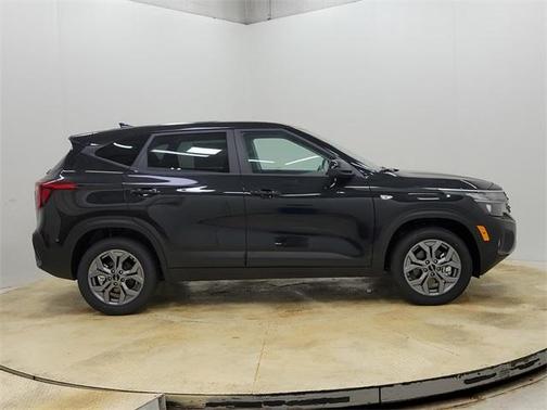 2025 Kia Seltos LX