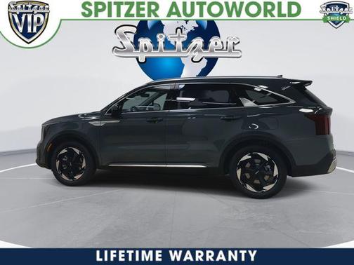 Green 2026 Kia Sorento Hybrid EX