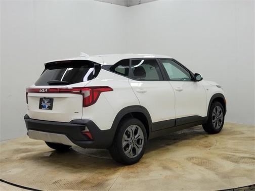 2025 Kia Seltos LX