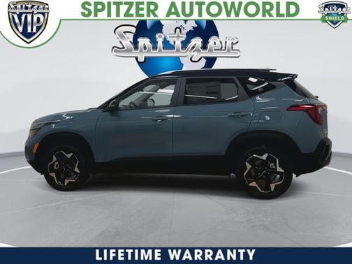 Blue / Black 2026 Kia Seltos S